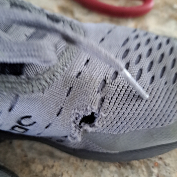 Size 4.5Y - Nike Air Max 270 Multi-Swoosh - Smoke Grey.need a mesh repair - Picture 2 of 5